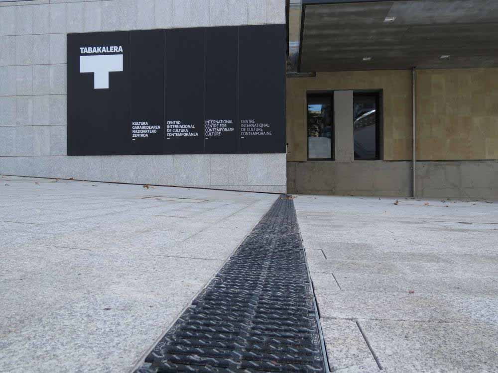 Canali di drenaggio ULMA per l'edificio Tabakalera