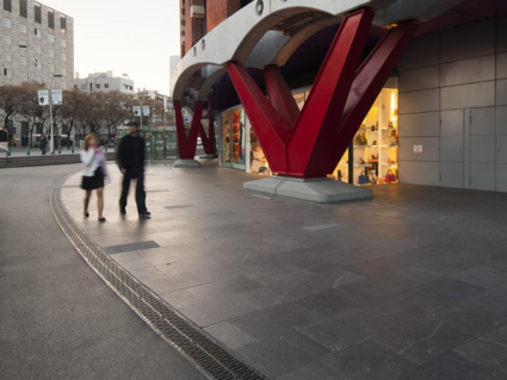 Foto n. 1 del progetto Canali ULMA presso il centro commerciale Las Arenas di Barcellona