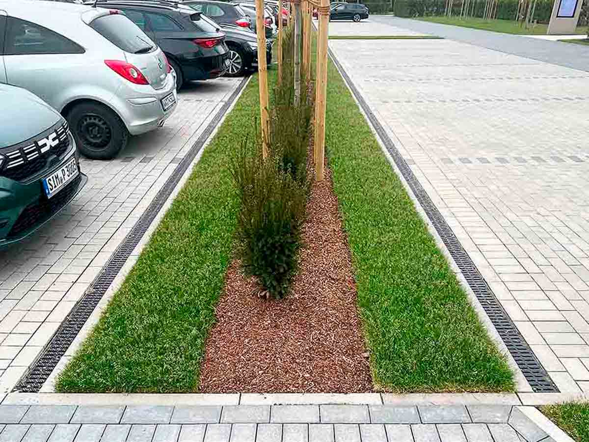 Drenaggio intelligente nel parcheggio del ristorante Lemabri in Germania