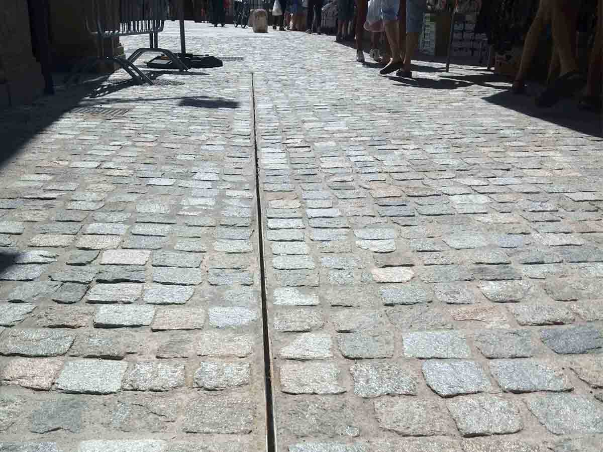 Drenaggio ULMA sulla strada principale di Castelfranco Emilia (Modena), Italia