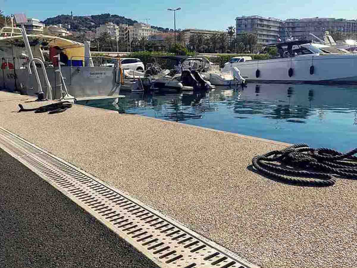 Sistemi di drenaggio ULMA per il porto di Canto a Cannes