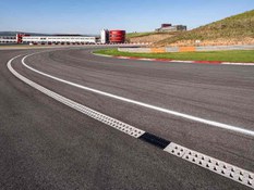 Foto n. 2 del progetto Velocità e sicurezza nel rinnovato Circuito automobilistico