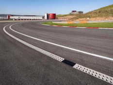 Foto n. 2 del progetto Velocità e sicurezza nel rinnovato Circuito automobilistico
