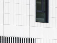 Foto n. 2 del progetto Edificio residenziale con facciata ventilata ULMA