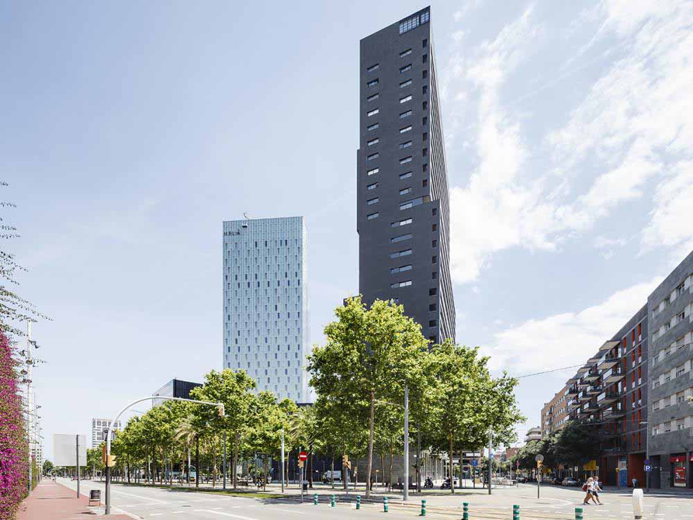 Foto n. 5 del progetto Facciata ULMA nel grattacielo Diagonal a Barcellona