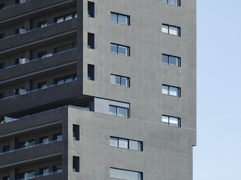 Foto n. 3 del progetto Facciata ULMA nel grattacielo Diagonal a Barcellona