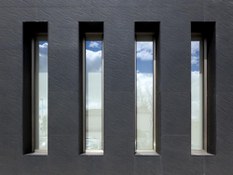 Foto n. 5 del progetto Facciata ventilata in calcestruzzo polimerico ULMA-Unieléctrica