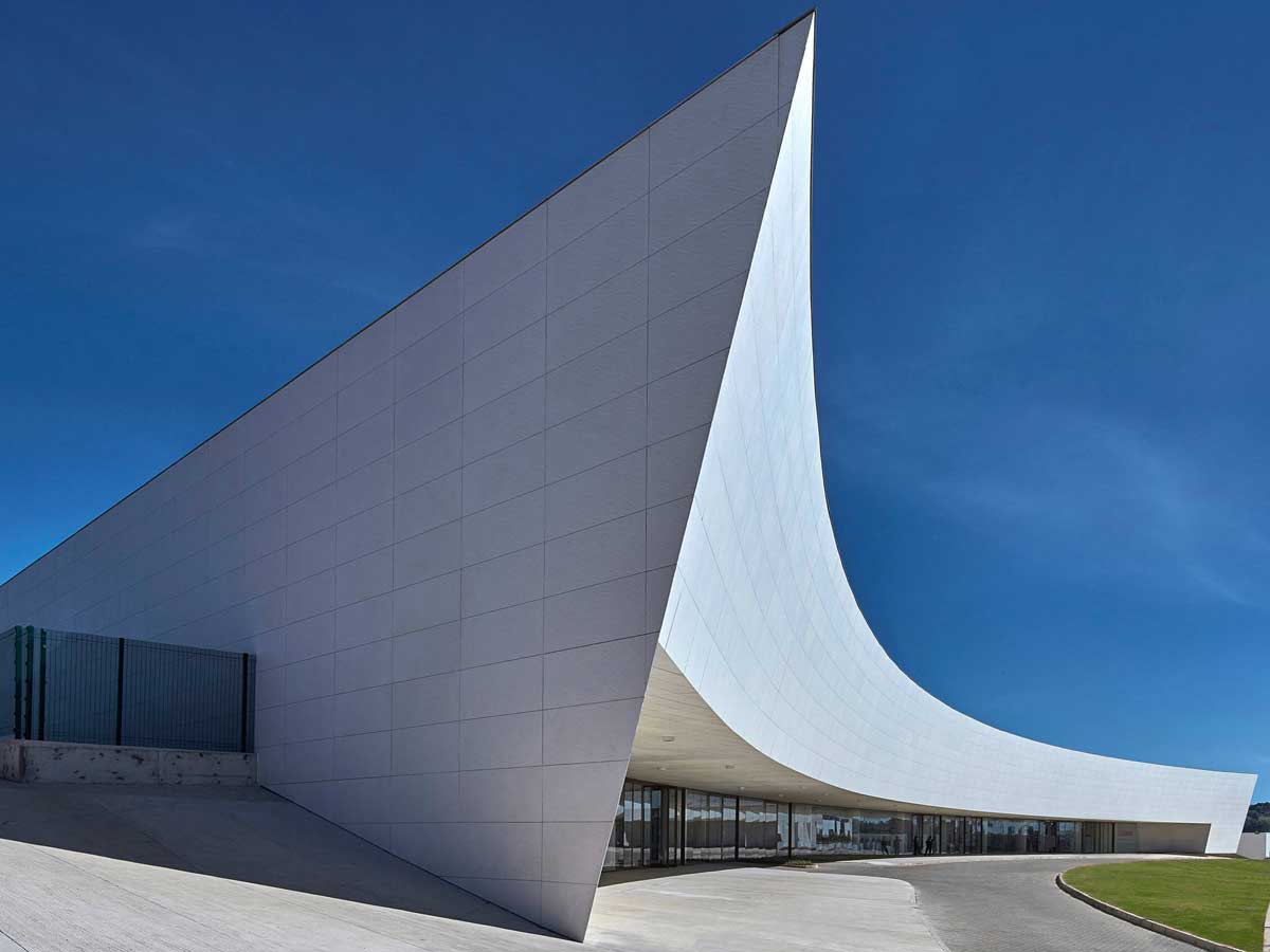 12.000 m2 di Facciata Ventilata presso la Fondazione Zerrenner 12.000 m2 di Facciata Ventilata presso la Fondazione Zerrenner