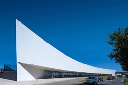 Foto n. 2 del progetto 12.000 m2 di Facciata Ventilata presso la  Fondazione Zerrenner