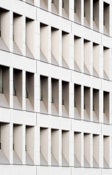 Foto n. 6 del progetto Movimento e ritmo sulla facciata di una clinica urbana