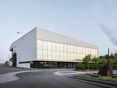 Foto n. 2 del progetto Texture cartacea per la facciata di una biblioteca