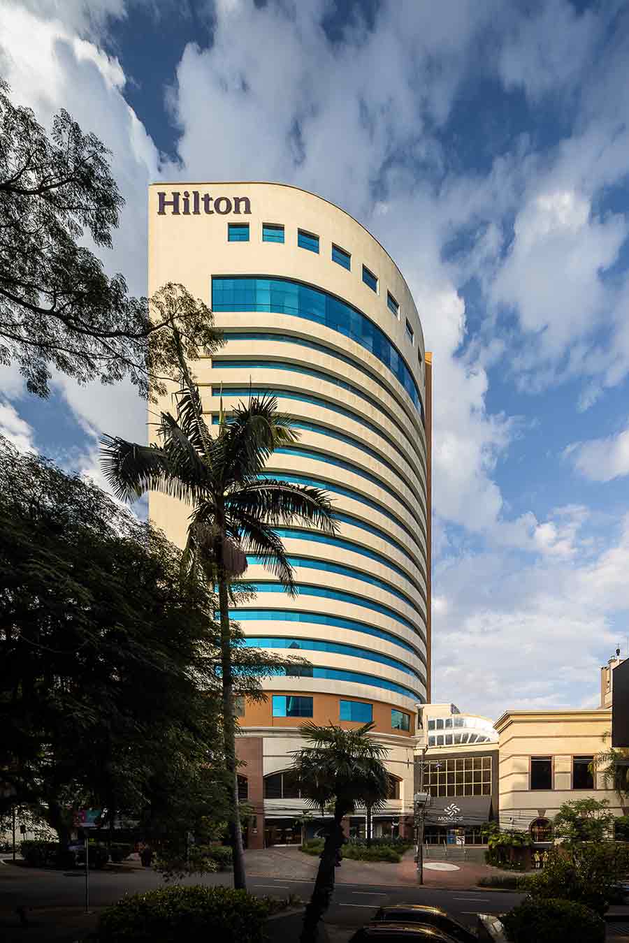 Foto n. 2 del progetto Riqualificazione della facciata dell’Hotel Hilton di Porto Alegre