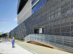 Foto n. 1 del progetto SESC Franca: facciata ventilata con pannelli perforati