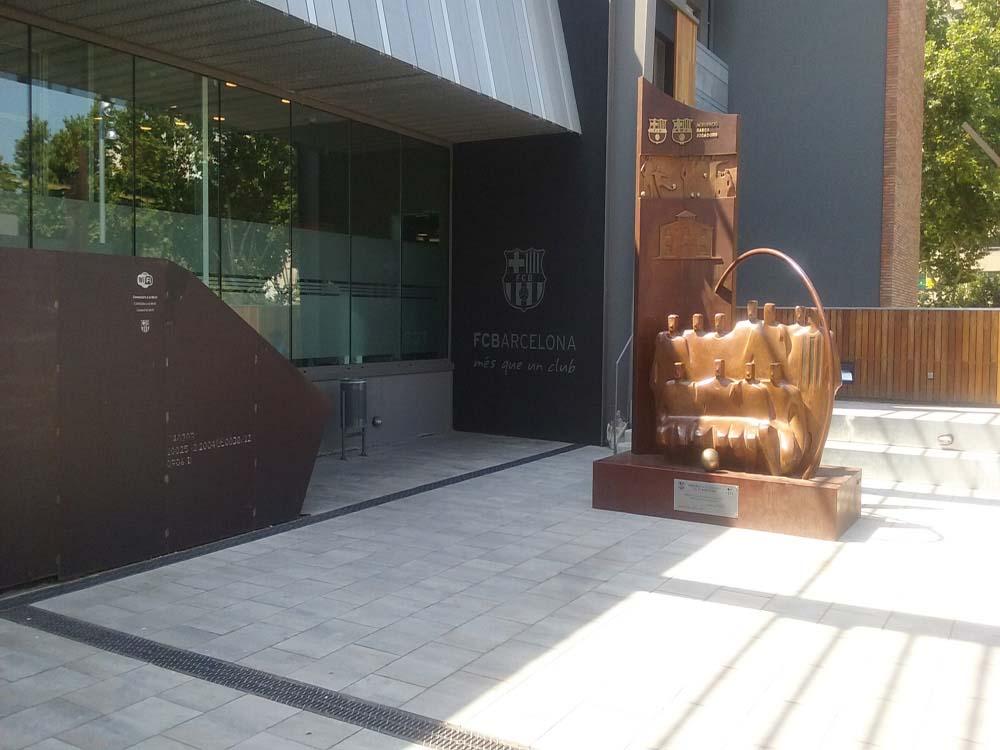 Foto 8 do projeto Canais ULMA na entrada do Camp Nou Barcelona