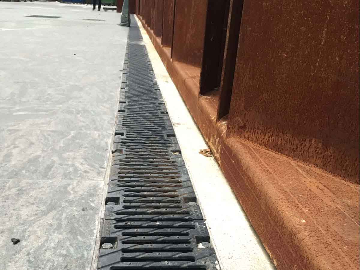 São Bento Corporate (RJ): Canais de drenagem para os acessos