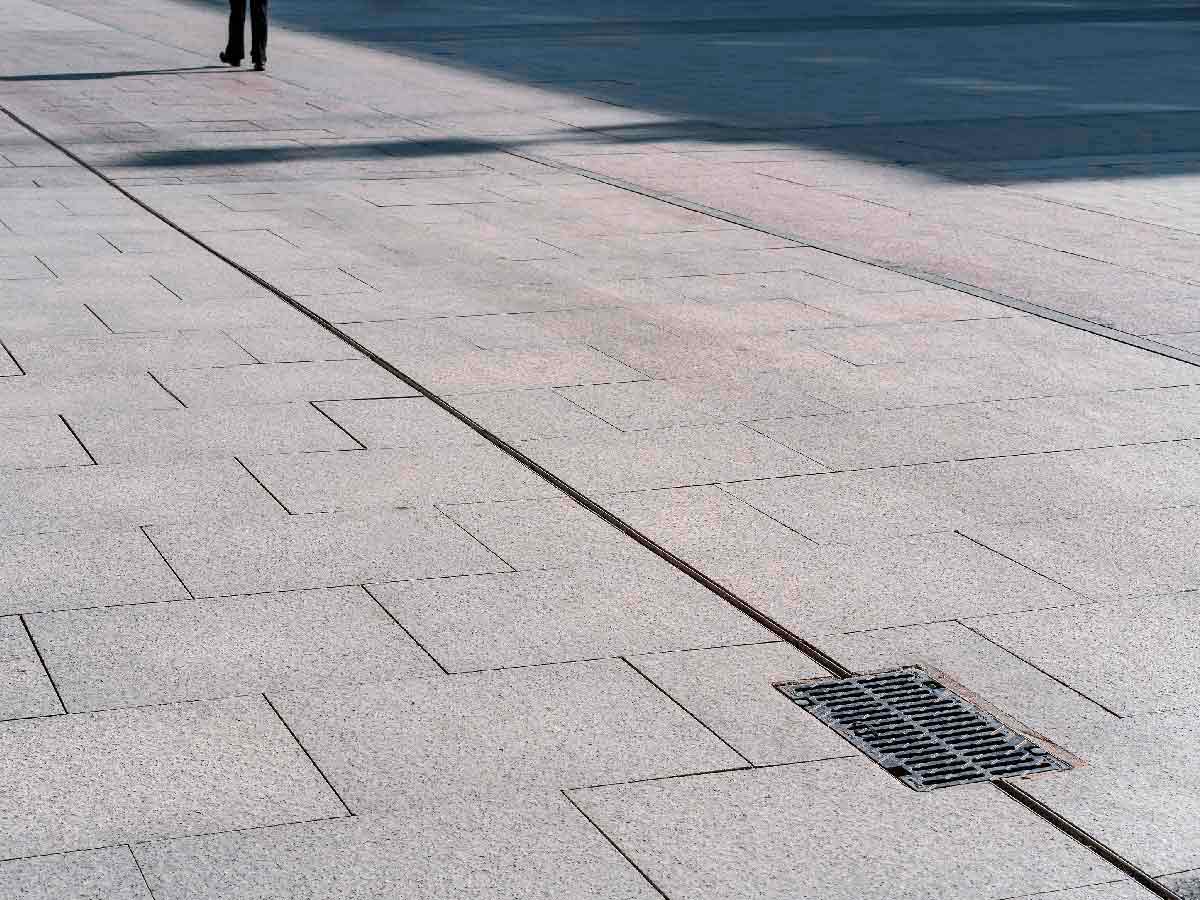 Praça icônica com drenagem ULMA