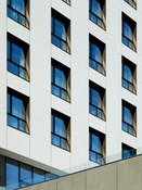 Foto 3 do projeto Llinguagem comum e coerente em um mesmo conjunto de edifícios