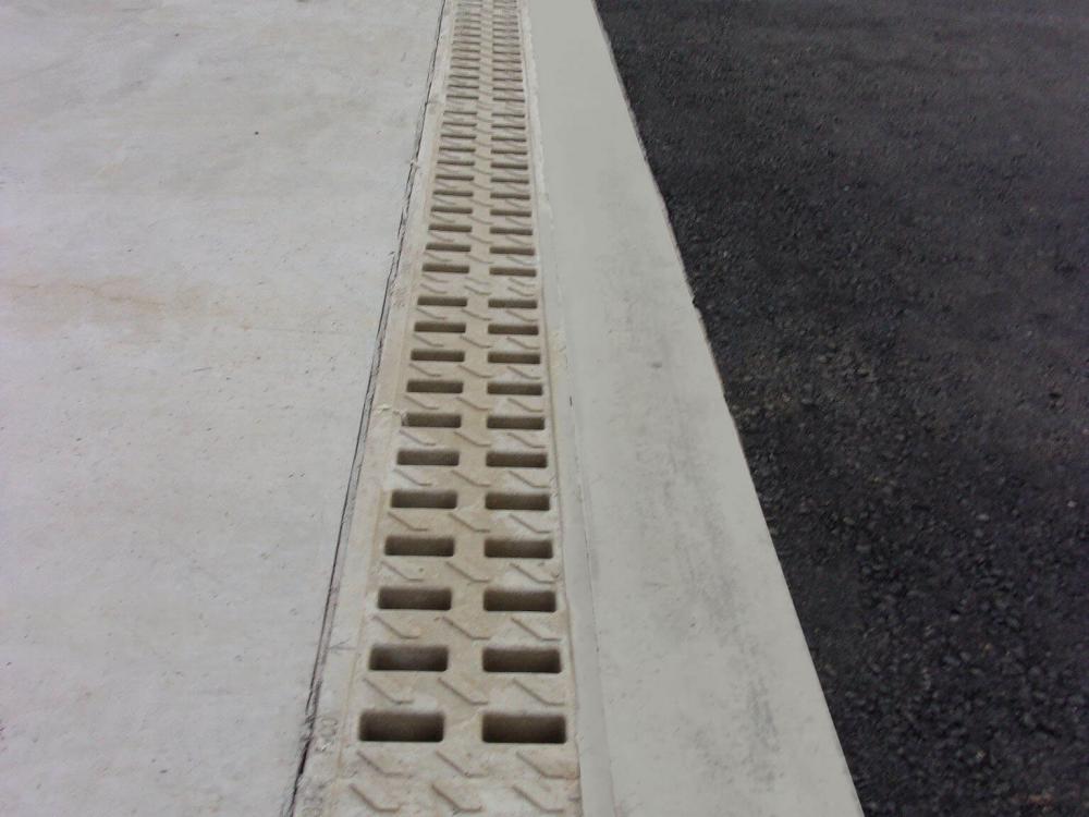 Foto 1 do projeto Canais de drenagem KompaqDrain® na Brasdiesel no Rio Grande do Sul