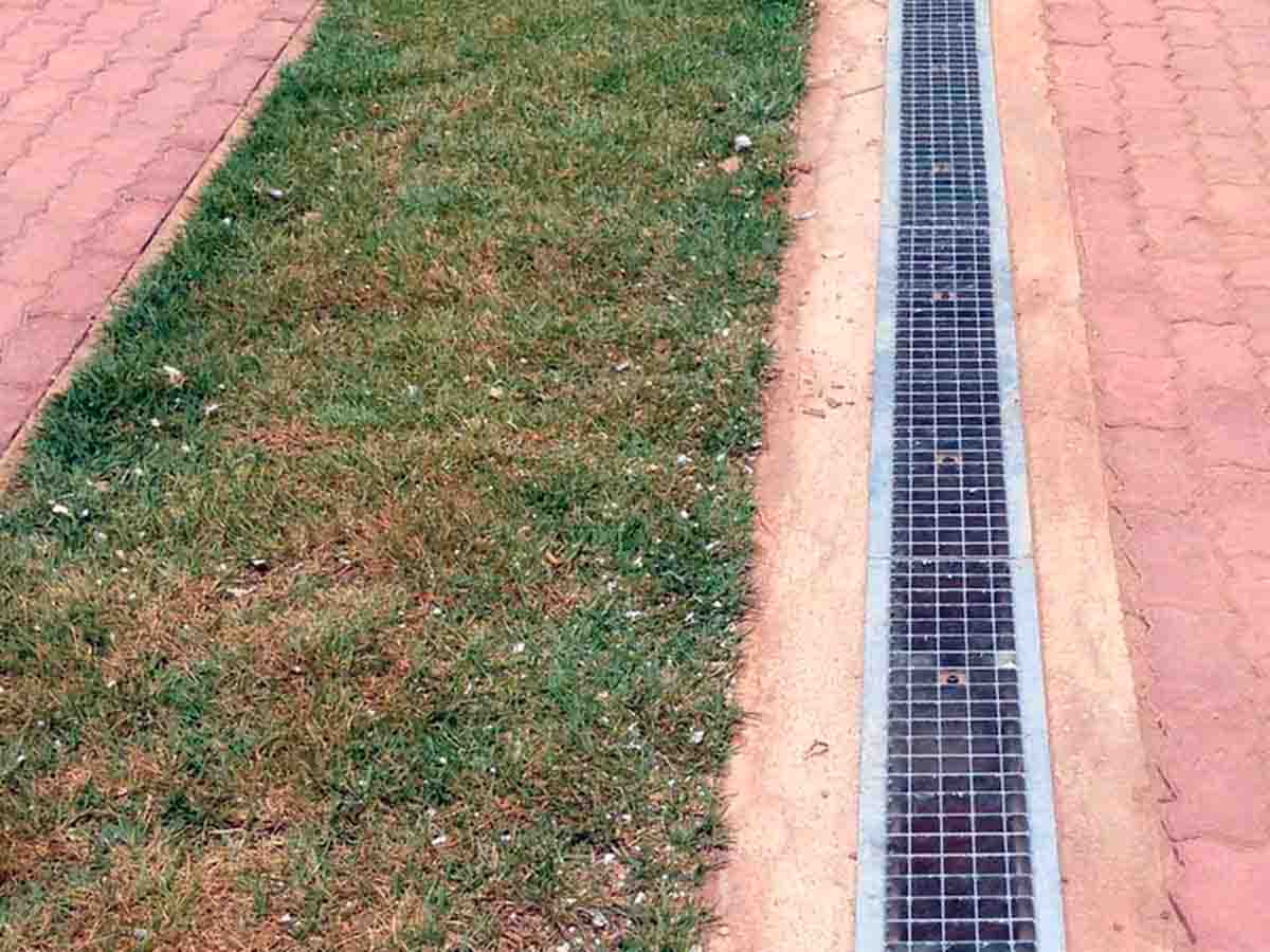 Canais de drenagem no Shopping Center Riomar  em Fortaleza