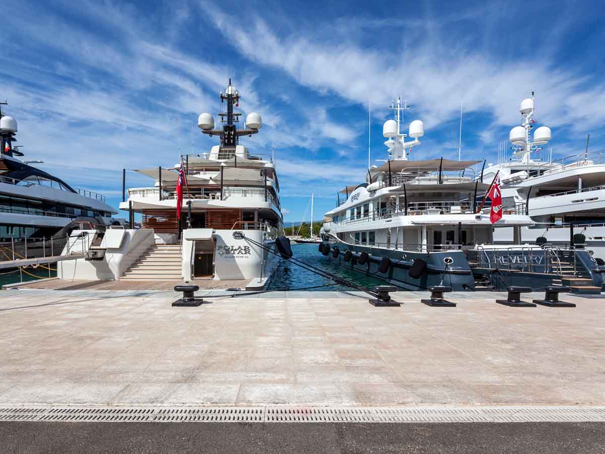Sistema de drenagem ULMA no famoso Porto de Vauban em Antibes (França) Sistema de drenagem ULMA no famoso Porto de Vauban em Antibes (França)