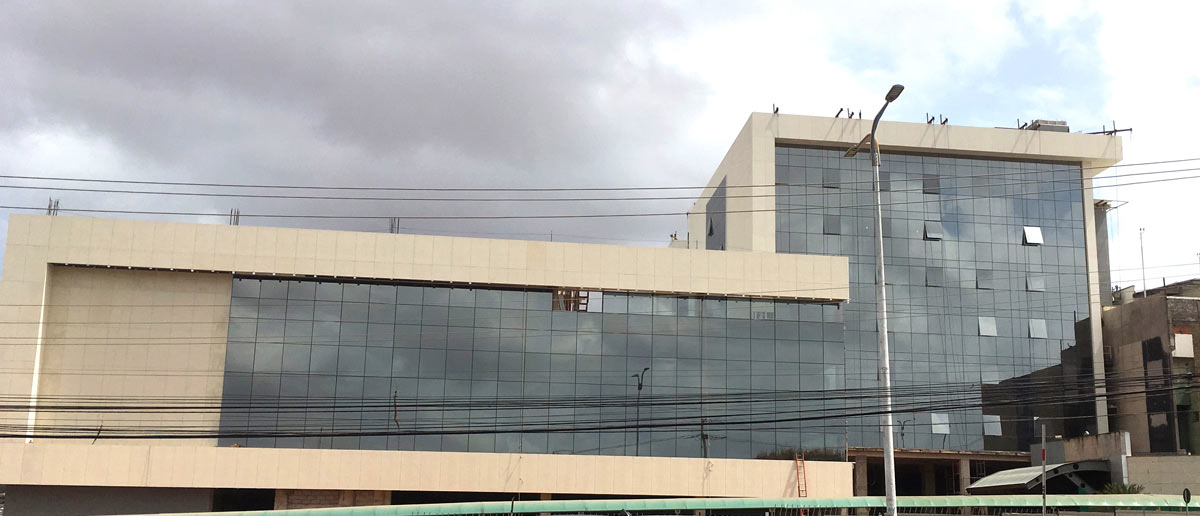 Foto 2 do projeto Fachada ventilada da ULMA presente no hospital São Domingos