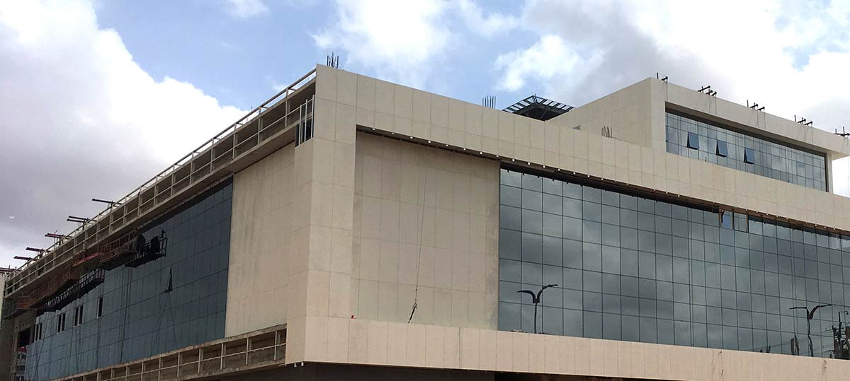 Foto 3 do projeto Fachada ventilada da ULMA presente no hospital São Domingos