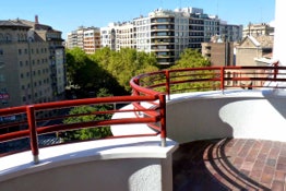Foto 3 do projeto Capeamentos com curvatura especial para uma reabilitação residencial